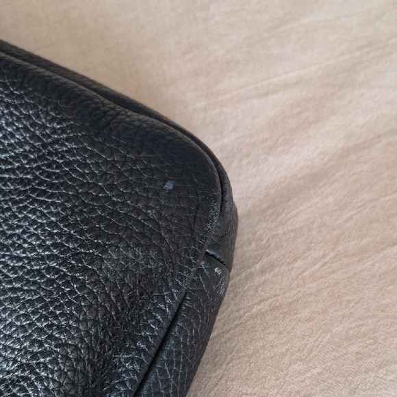 Fossil Black Leather Shoulder Bag with Gold Zippers - Picture 6 of 10